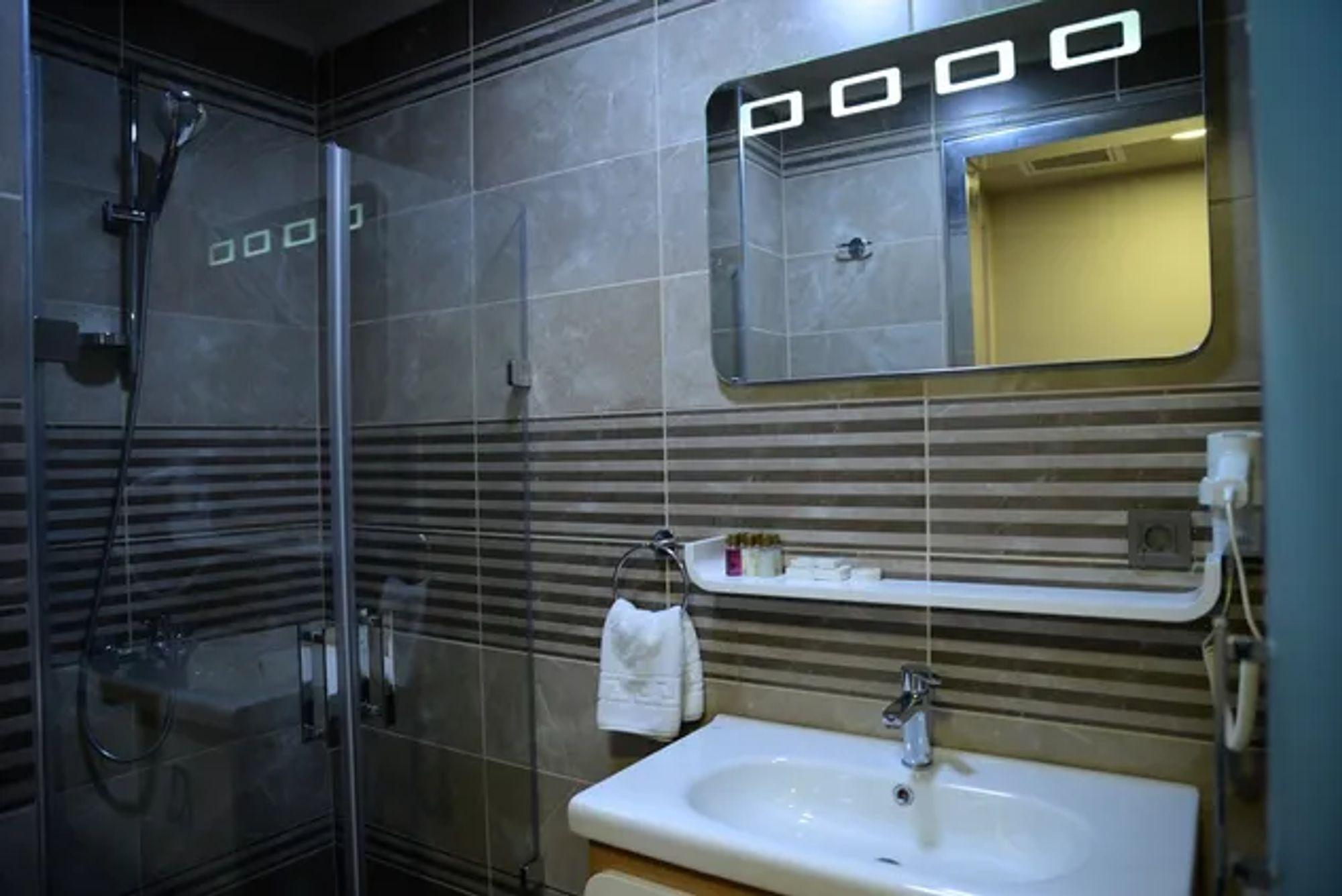 Ferman Apart Hotel Sisli Harbiye Esterno foto