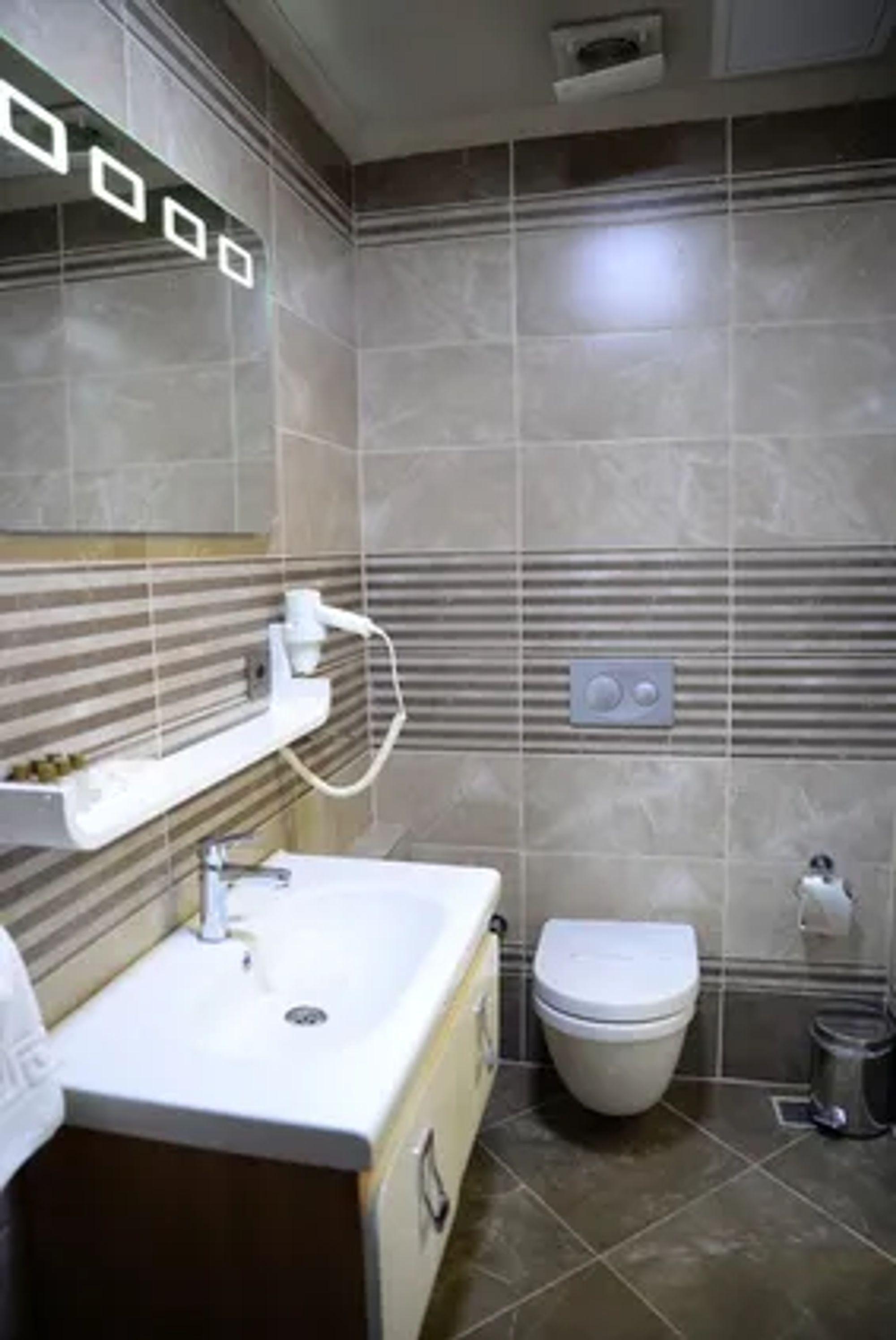 Ferman Apart Hotel Sisli Harbiye Esterno foto