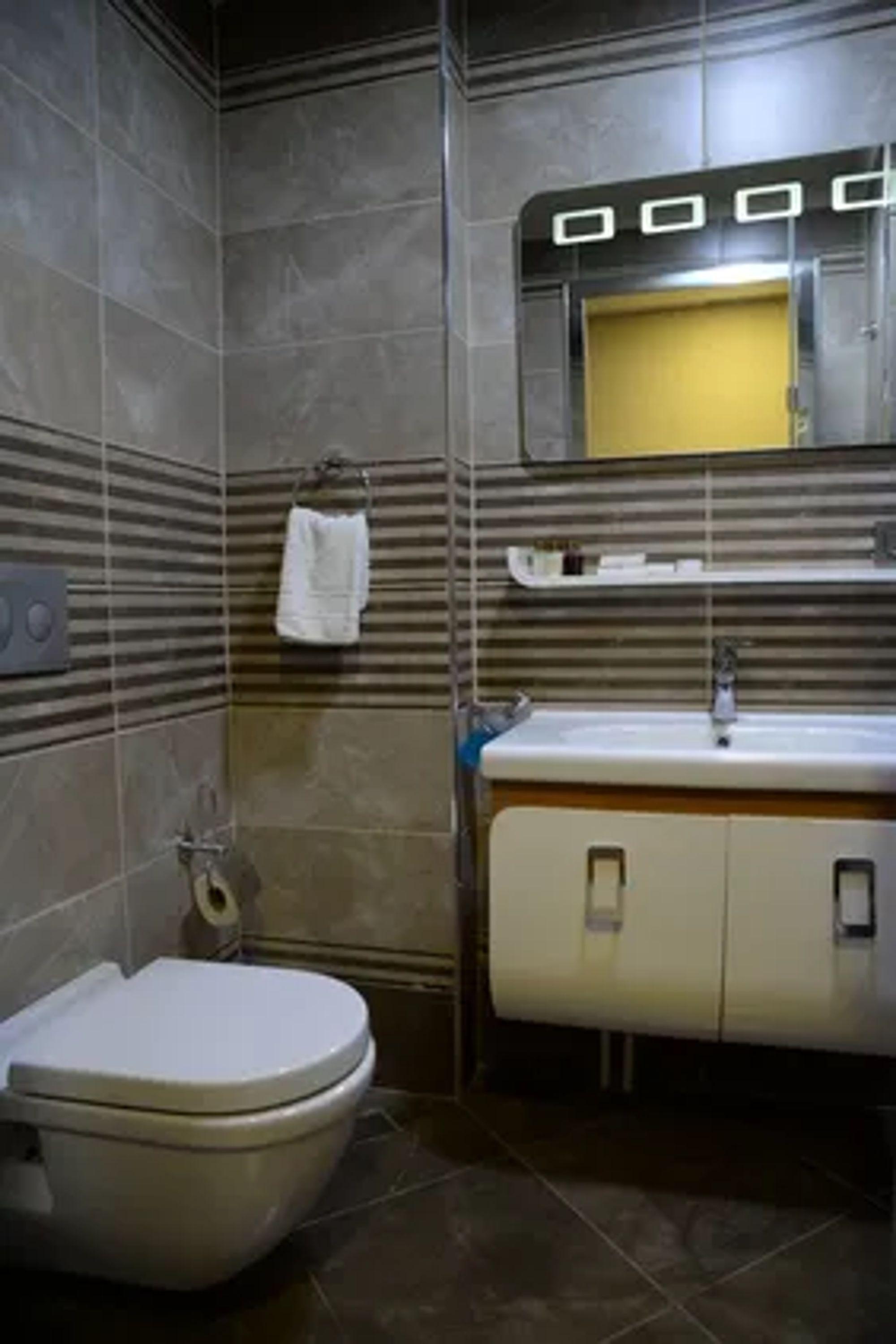 Ferman Apart Hotel Sisli Harbiye Esterno foto