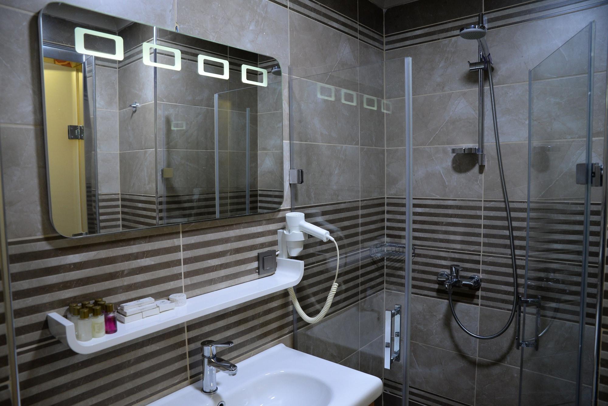 Ferman Apart Hotel Sisli Harbiye Esterno foto